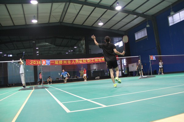 进行友谊比赛.JPG