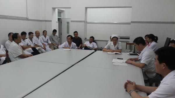 康复科党支部召开党员大会.jpg