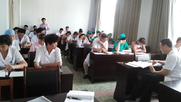 影像党支部召开党员大会.jpg