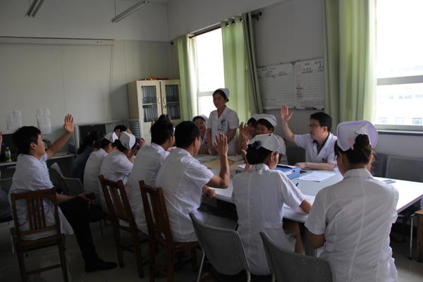 神经外科召开党员大会.JPG