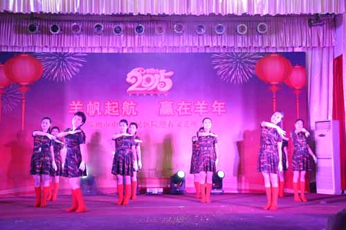 12.2舞蹈组合《西土风情》《潇洒女兵》《激情放飞青春》.JPG