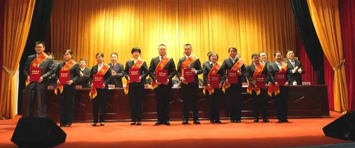 护士.jpg 护士.jpg