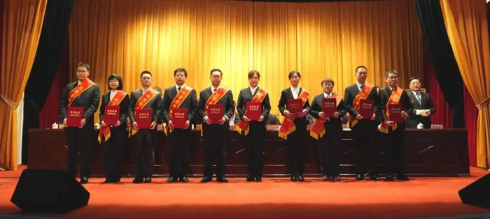 青年医师.jpg 青年医师.jpg